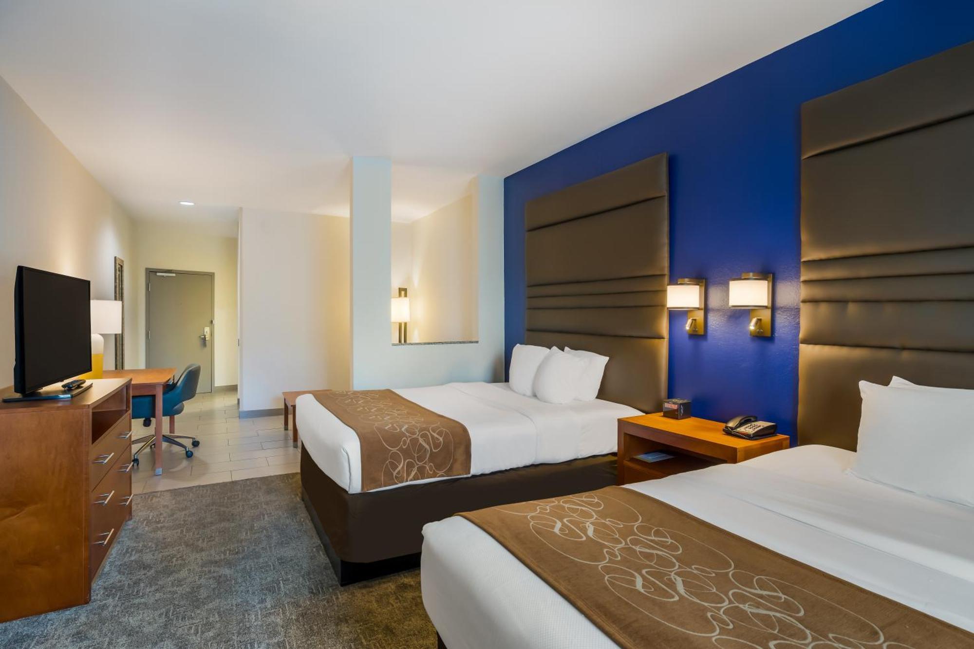 Comfort Suites Денъм Спрингс Екстериор снимка