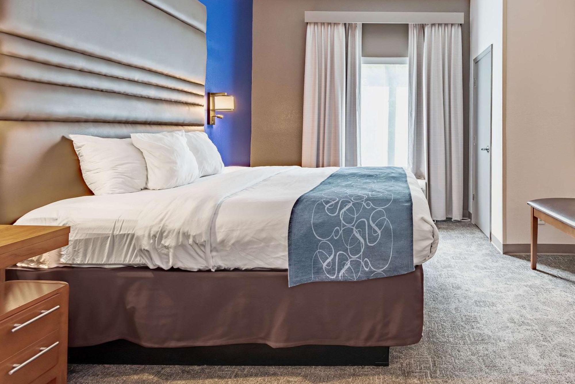 Comfort Suites Денъм Спрингс Екстериор снимка